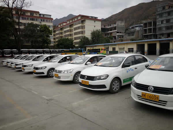 愛心送考 奉獻社會