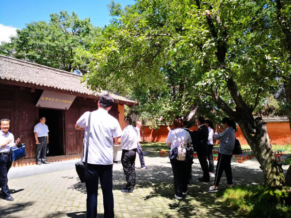 隴運集團公司黨委開展“不忘初心、牢記使命”紀念建黨98周年主題黨日活動