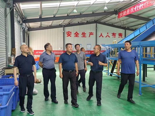 交通運輸部科學研究院紀委書記侯海強一行蒞臨隴運集團成縣汽車站調研指導工作