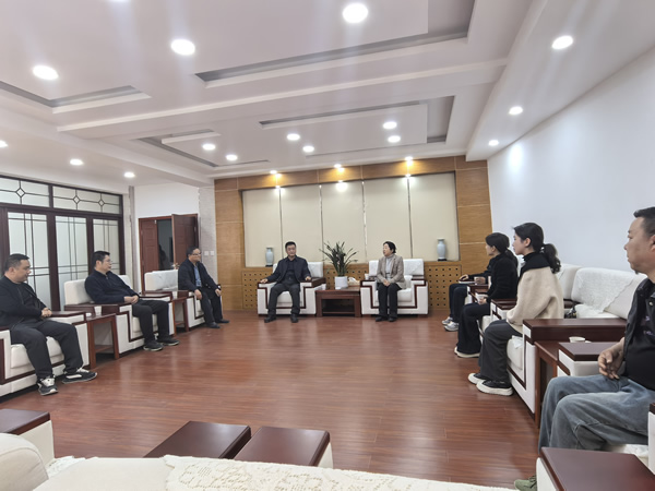 隴運集團潤華旅游客運公司、晟游天下旅行社與隴南師范學(xué)院歷史文化與旅游學(xué)院達(dá)成見習(xí)合作意向