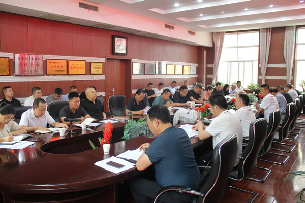 隴運(yùn)集團(tuán)公司黨委召開理論學(xué)習(xí)中心組集中學(xué)習(xí)暨黨委（擴(kuò)大）會和2025年上半年